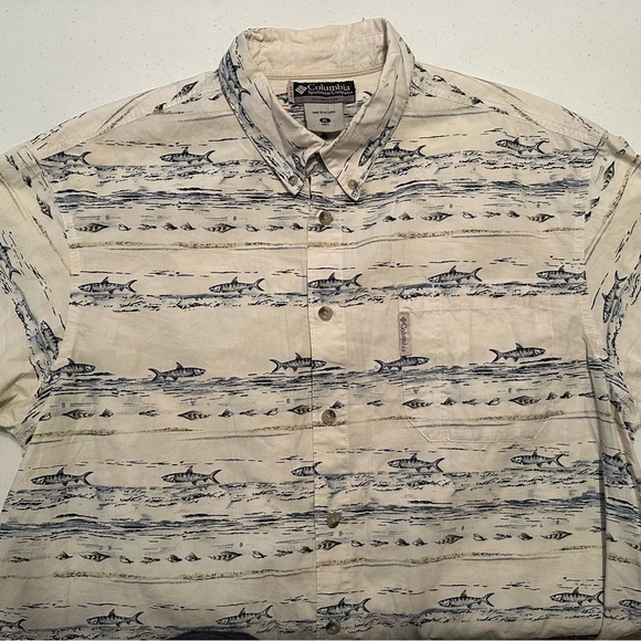 Men’s Columbia fish print short sleeve shirt - Picture 5 of 7